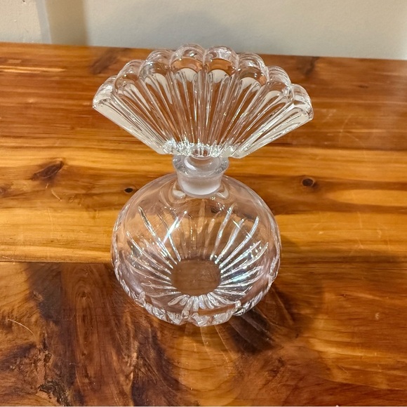 Marquis by Waterford Crystal Cut Clear Perfume Bottle w/ Fan Stopper - Picture 2 of 6